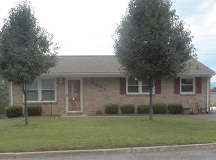 4641 Long Acre Dr NE, Roanoke, VA 24019