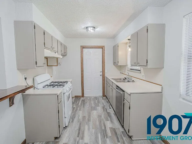 608 N Janeway Ave — Photo 11
