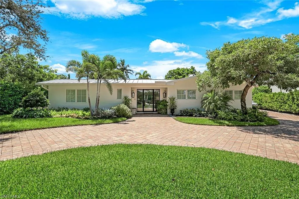 5 bed, 3.5 bath, 3905 sqft, $55,000 — Photo 2