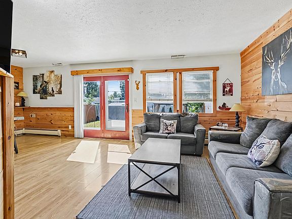 3rd image of 204 D St
