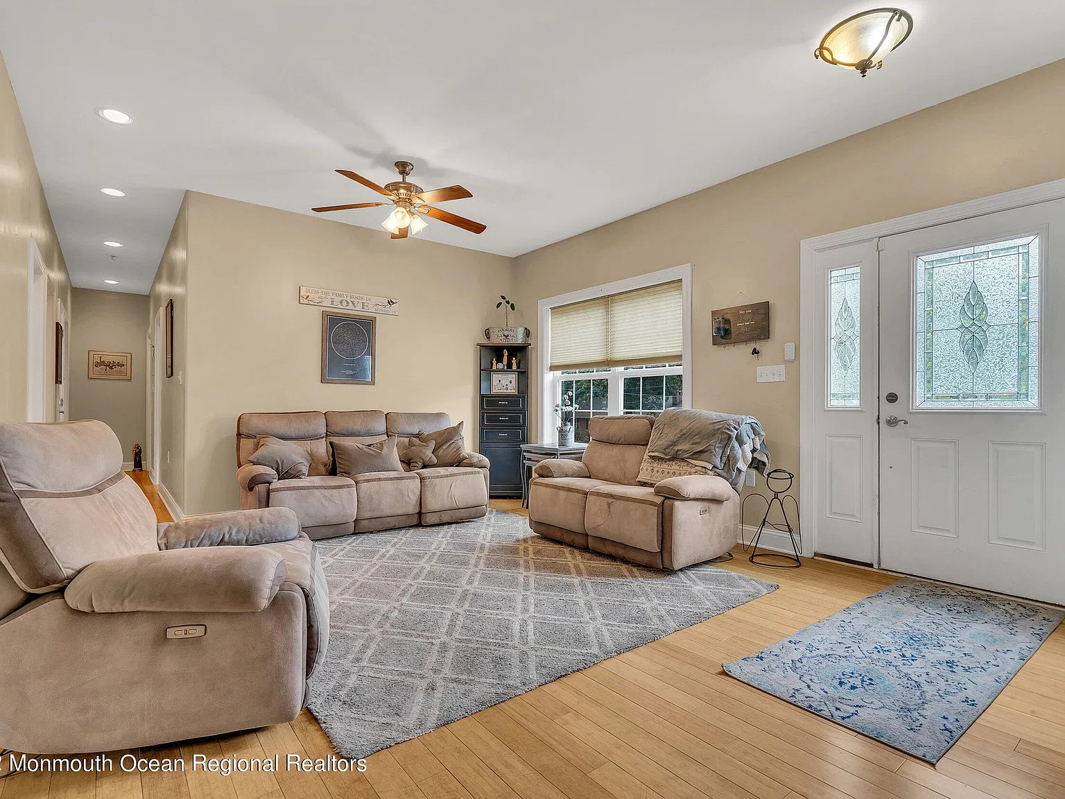 3 bed, 2574 sqft, $3,300 — Photo 3