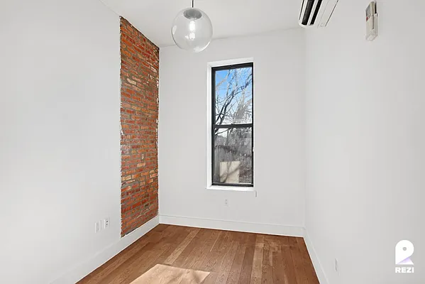 Rented by REZI | media 6