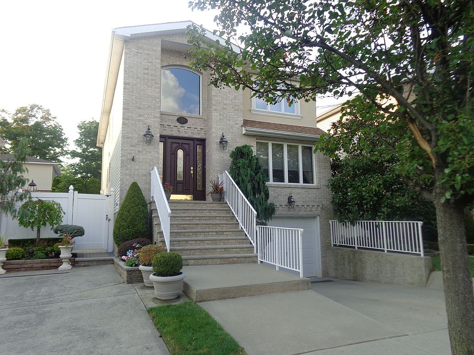 1st image of 179 Sinclair Ave