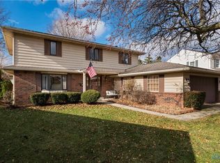 117 Homestead Dr, Rossford, OH 43460