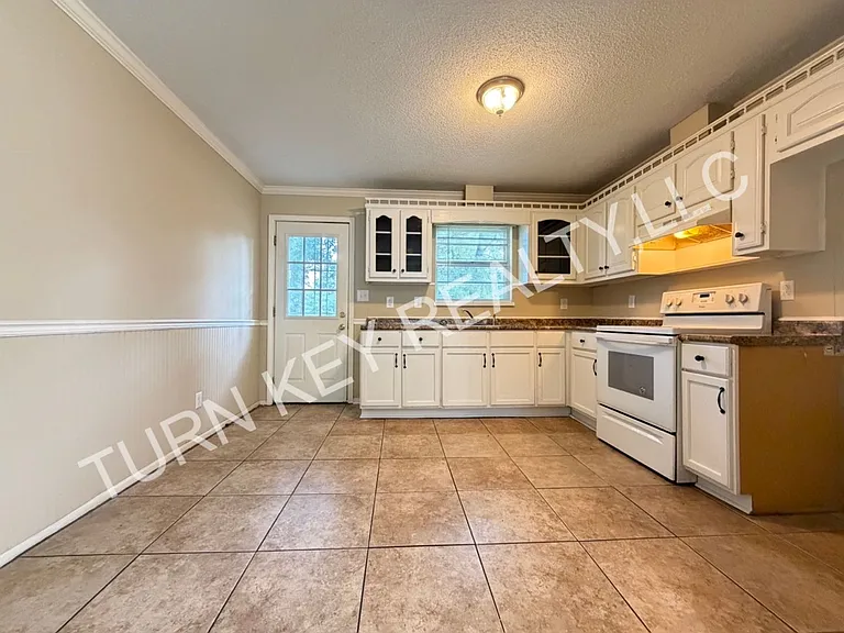 127 Avalon Ave — Photo 5