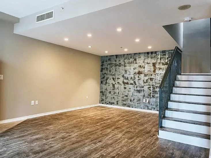 1240 India St #101 — Photo 14