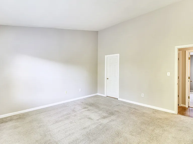 102 W Deer Park Rd — Photo 36
