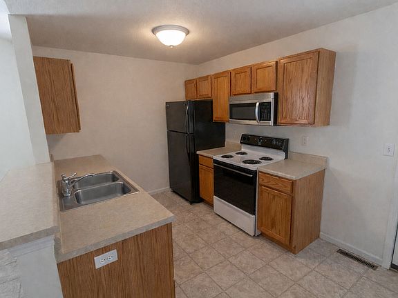 5th image of 3322 Saint Charles Rd