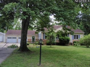 1733 Lucretia Dr, Girard, OH 44420