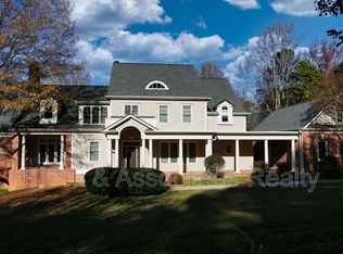 2416 Kirks Ridge Dr, Raleigh, NC 27606