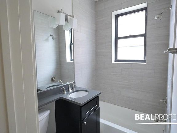5th image of 2420 N Kedzie Blvd #605