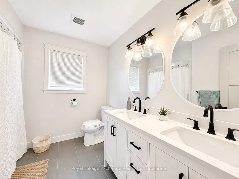 340A Nelson St — Photo 8
