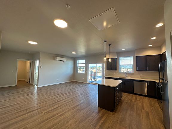 3rd image of 949 E 4th Ave #202