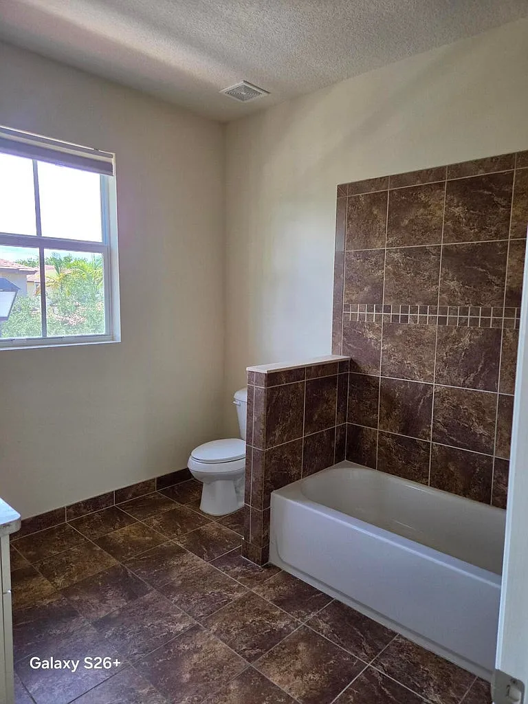 3 bed, 1718 sqft, $3,250 — Photo 4