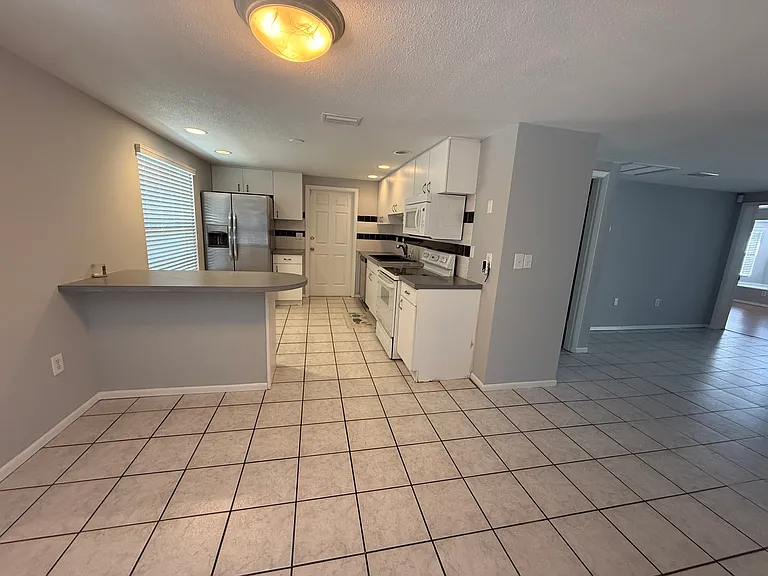 2604 Regatta Dr — Photo 7