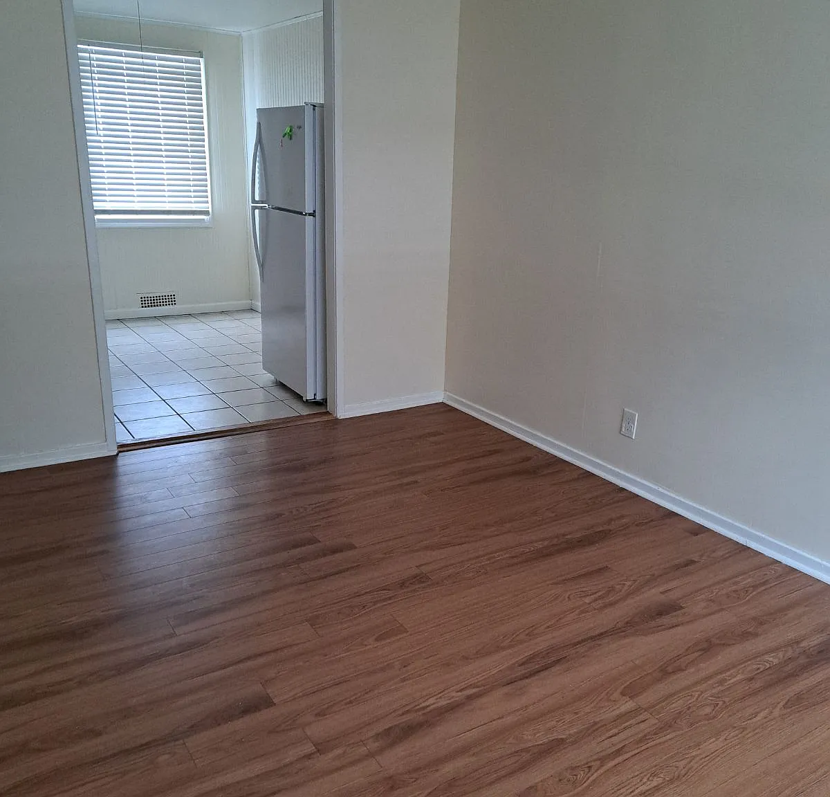 2 bed, 840 sqft, $1,600 — Photo 2
