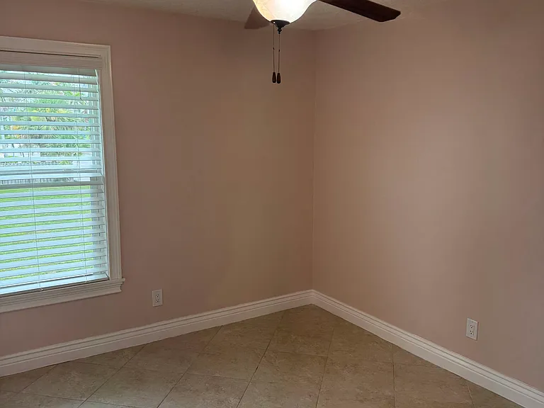 321 S Ocean Dr #1 — Photo 24
