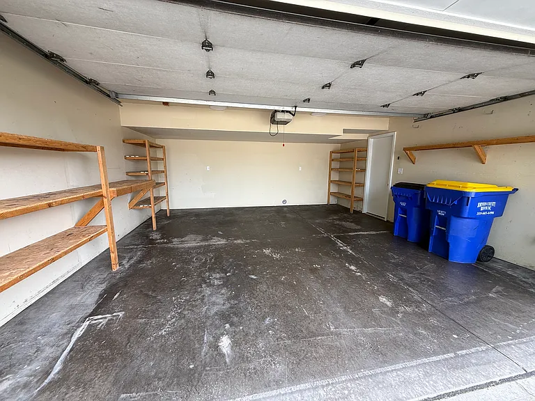 680 Emily St — Photo 18