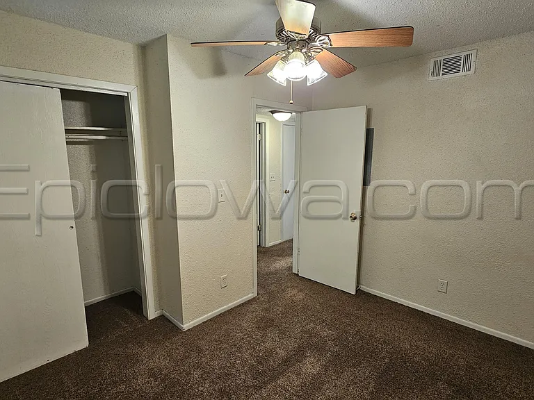 1228 O Avenue Pl NE — Photo 10