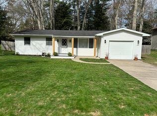 1335 N Sherman Rd, Ludington, MI 49431