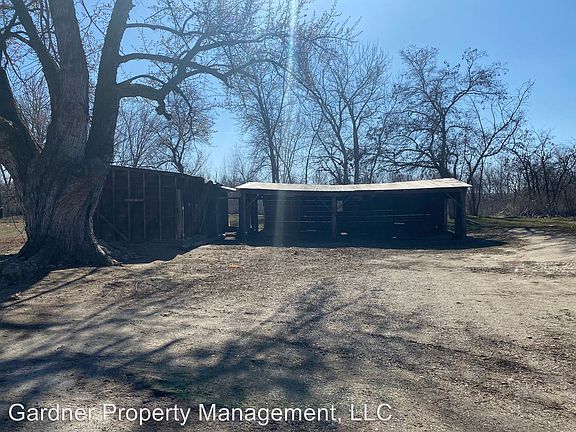 3rd image of 2513 Hanna Ave