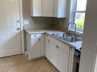 172 Fishburne St, Charleston, SC 29403