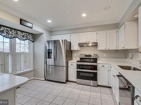 4th image of 8067 Morning Meadow Ct