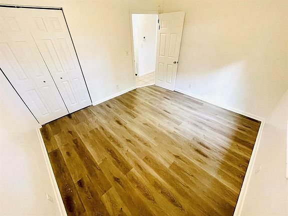 4th image of 418 52nd St