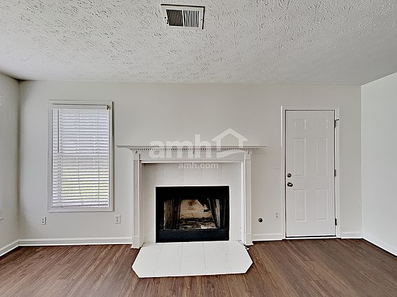 5th image of 815 McBean Ct