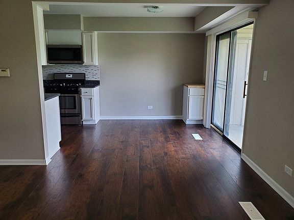 5th image of 1320 Kingsbury Dr Unit 3