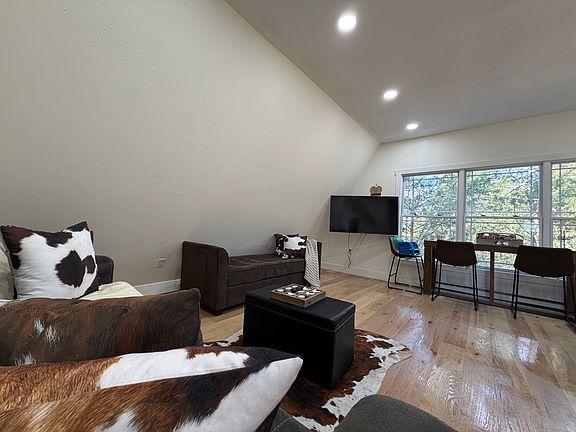 5th image of 230 Circle Dr