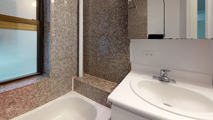 Rented by Bond New York | media 31