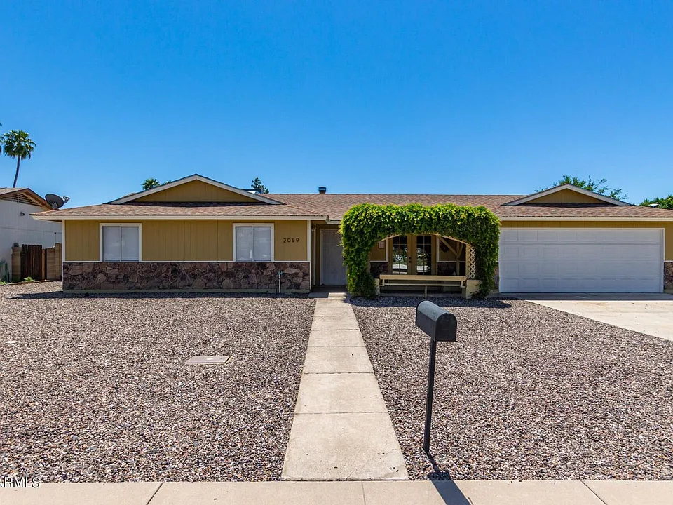 2059 E Adobe St