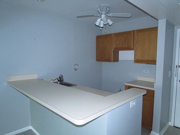 5th image of 140 W Wood St Unit 416