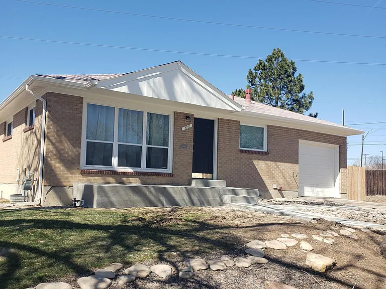 10715 Clarkson Ct — Photo 2