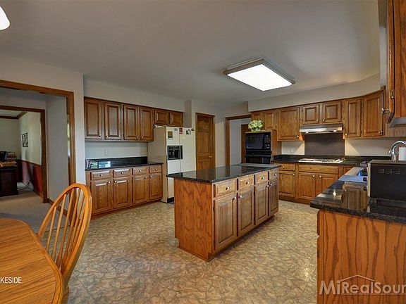 3rd image of 2132 Regency Hills Dr