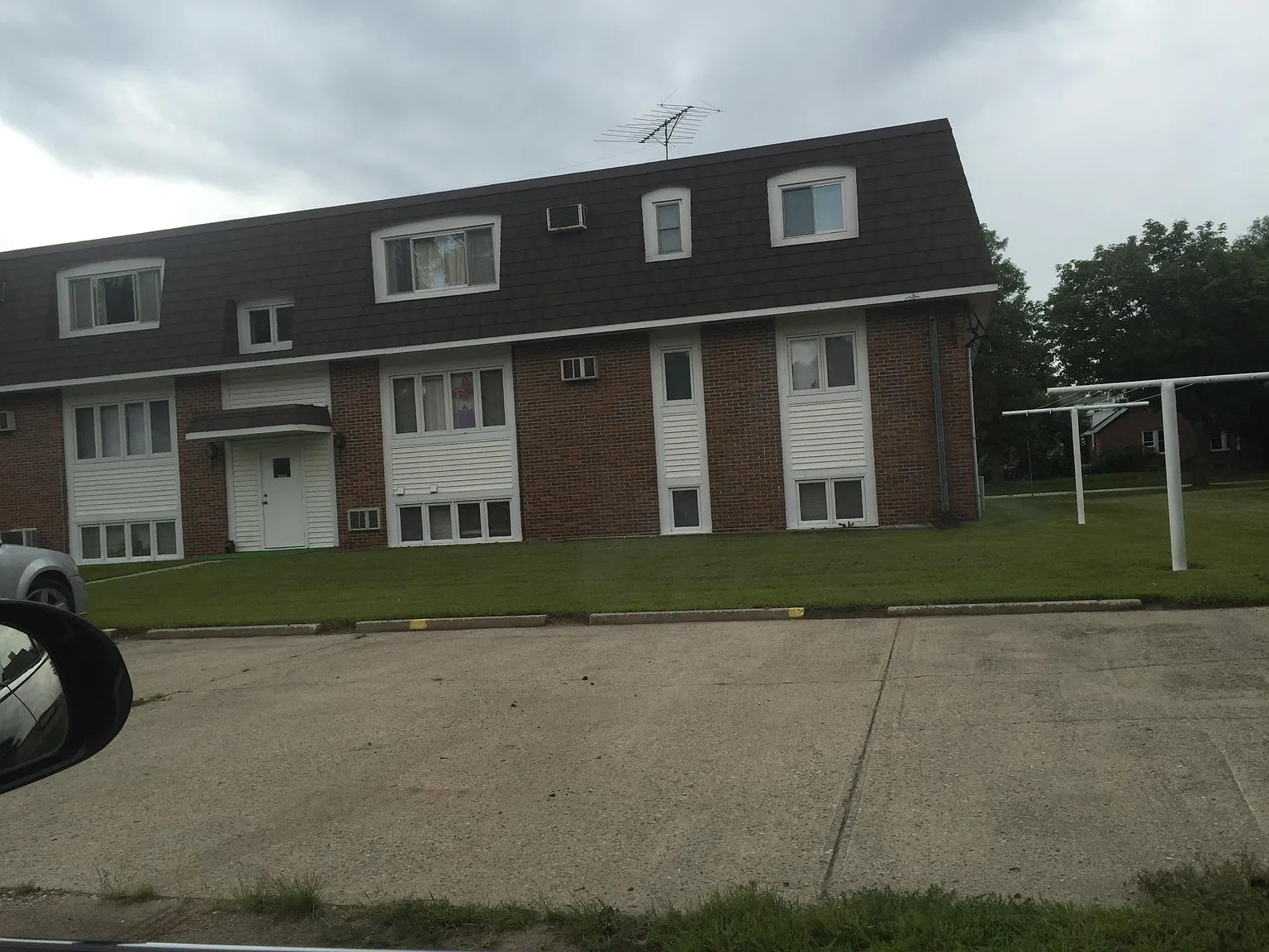 2 bed, 900 sqft, $900 — Photo 2