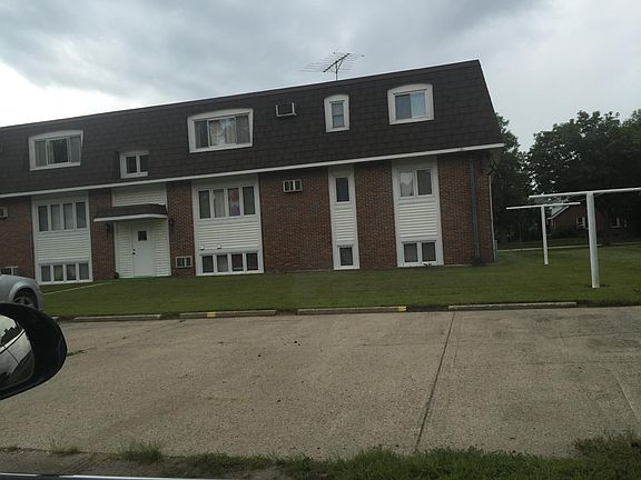2nd image of 325 Jefferson St SE