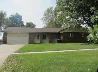 2228 Minnetonka Dr, Cedar Falls, IA 50613
