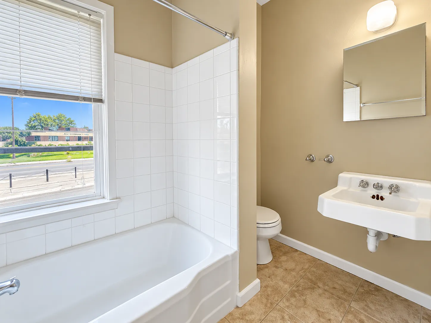 1 bed, $840 — Photo 4