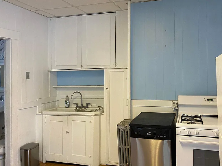 412 Putnam Ave #1 — Photo 4
