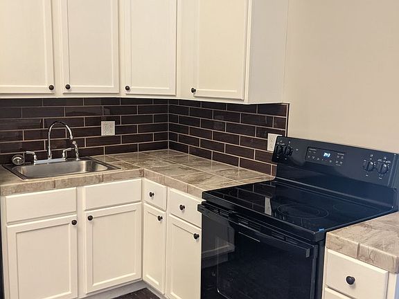 4th image of 121 W Broadway Ave APT 14