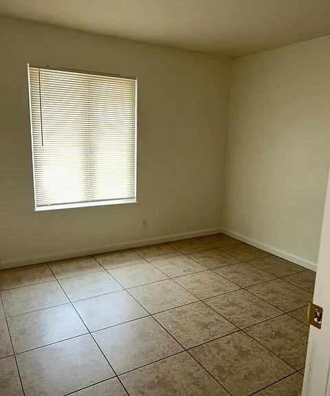4060 Oakhill Ave — Photo 17
