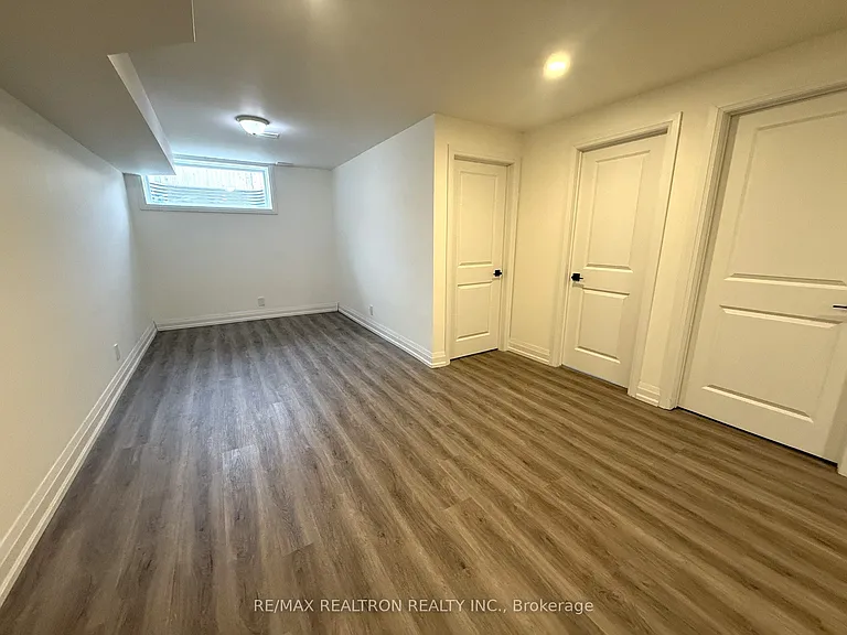 54 Chelliah Ct #LOWER — Photo 14