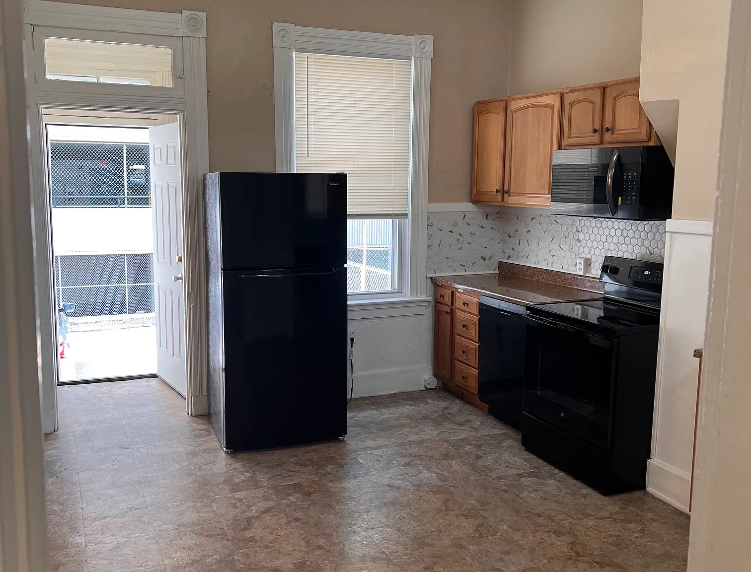 4 bed, 1982 sqft, $2,250 — Photo 4