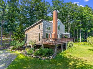 221 Shore Rd, Cape Neddick, ME 03902