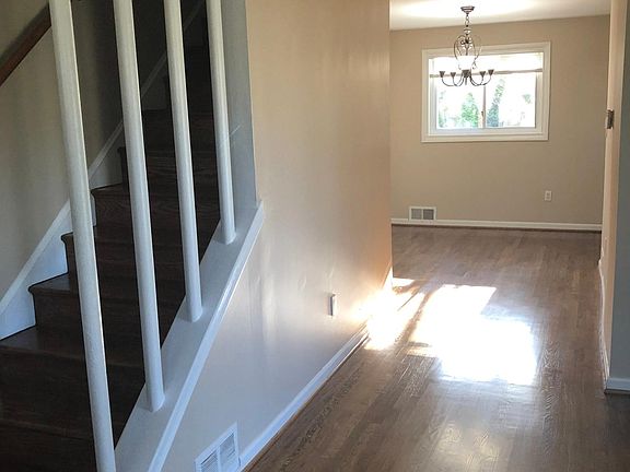 3rd image of 2223 Dartmouth Dr
