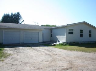 461 Washington Rd, Pentwater, MI 49449