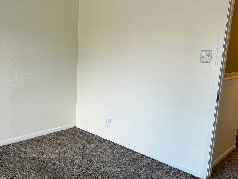 900 Babcock Rd — Photo 11