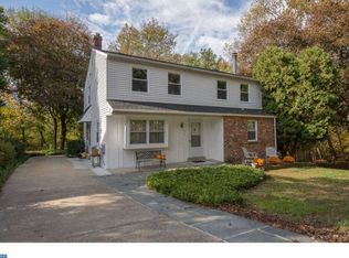 10 Mary Anne Dr, Brookhaven, PA 19015